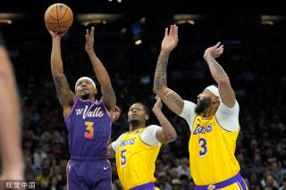 随着足球产 随着足球产